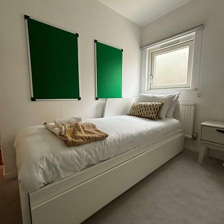 City Center,2 Bedroom Apartment With Parking Cambridge  Bagian luar foto