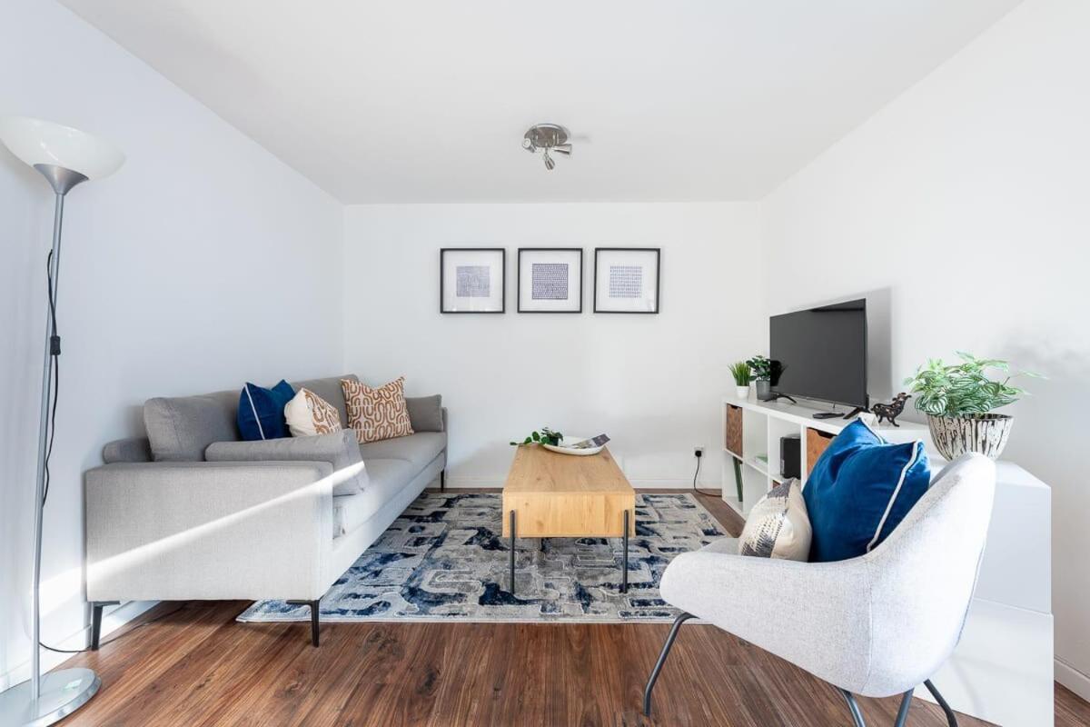 City Center,2 Bedroom Apartment With Parking Cambridge  Bagian luar foto