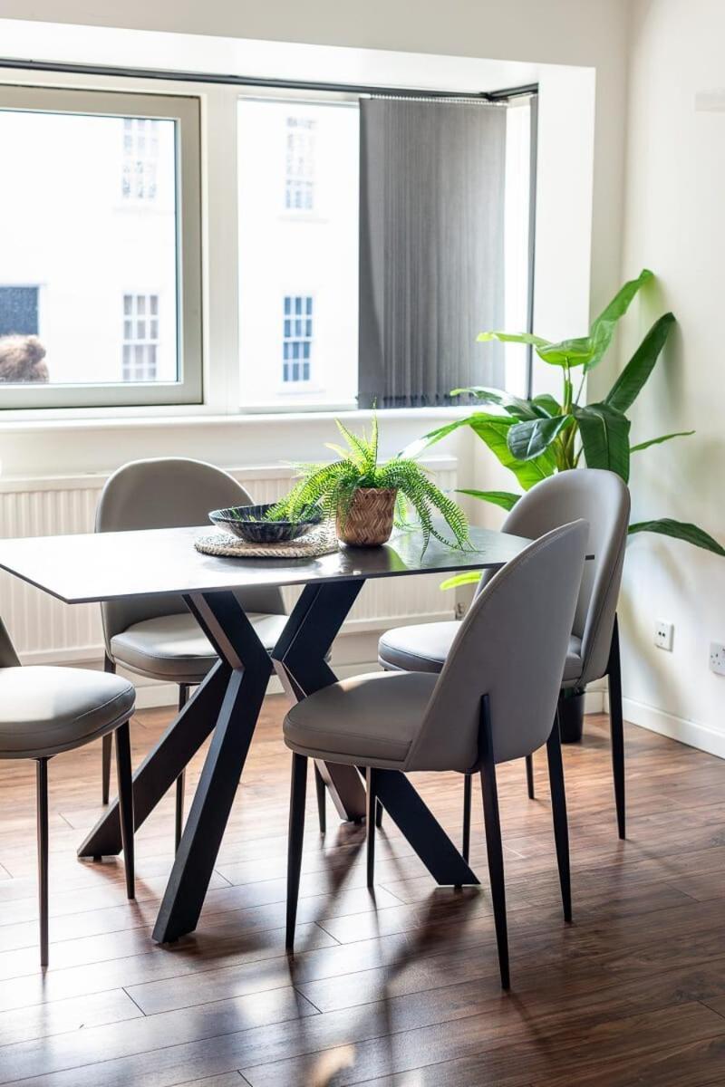 City Center,2 Bedroom Apartment With Parking Cambridge  Bagian luar foto