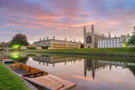City Center,2 Bedroom Apartment With Parking Cambridge  Bagian luar foto
