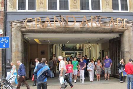 City Center,2 Bedroom Apartment With Parking Cambridge  Bagian luar foto